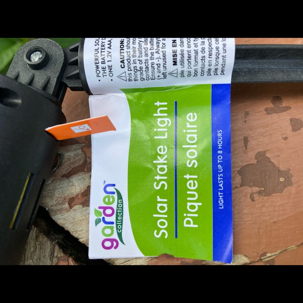 NWT 4 Adjustable Solar-Powered Spotlights - Picture 5 of 6